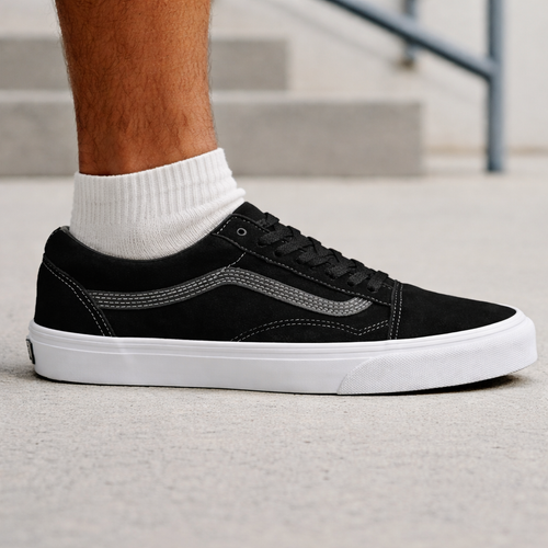 Vans Mens Black Old Skool Pig Suede Sneakers, VN0A2Z42BLK