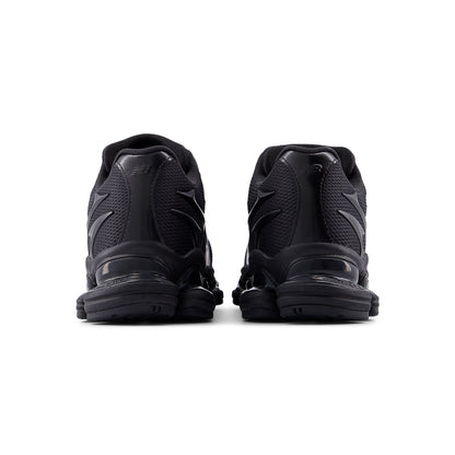 New Balance 2000 (Black/Black)