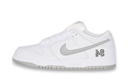 Supreme® Nike SB Dunk Low White