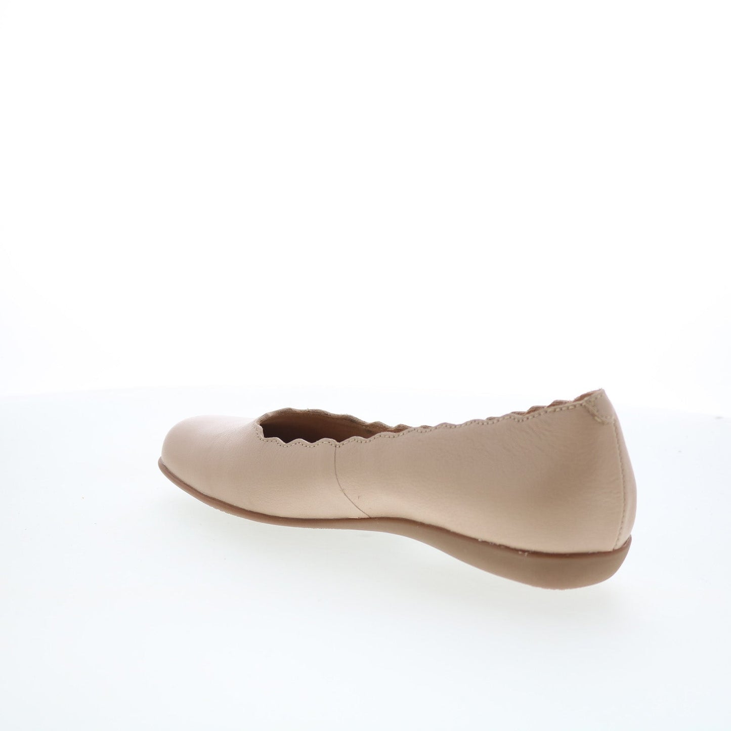 Trotters Sabine T2255-130 Womens Beige Leather Slip On Ballet Flats Shoes
